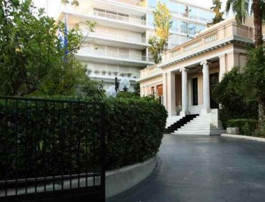 Εσωκομματικό «μασάζ» στους βουλευτές της κυβέρνησης για τα μέτρα